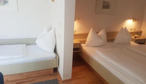 Comfort Triple Room with Shower