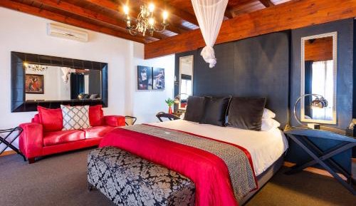 Honeymoon Suite