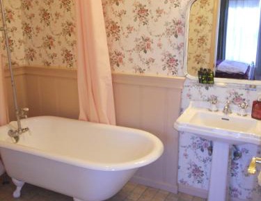 Queen Room with Garden View