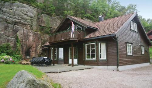 Six-Bedroom Holiday Home