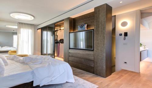 Apartment - Split Level