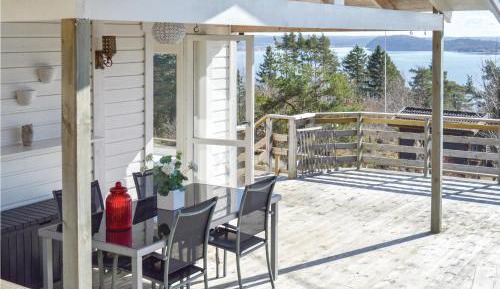 Two-Bedroom Holiday Home