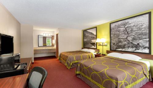 Queen Room with Two Queen Beds - Non-Smoking