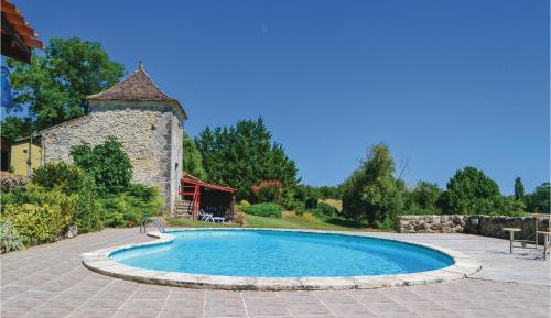 One-Bedroom Holiday Home