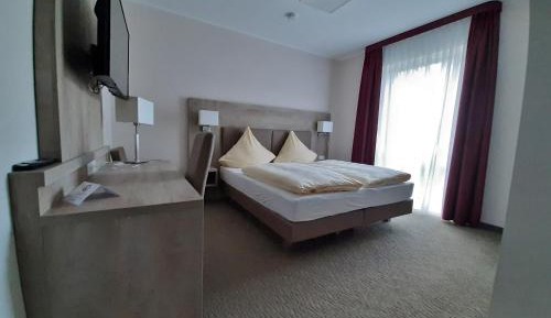 Large Double Room