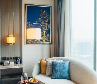 Horizon Deluxe King Room