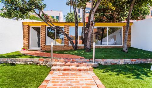 Apartment with Garden View