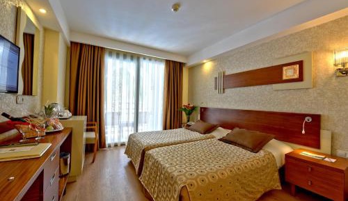 Double or Twin Room with Sea View