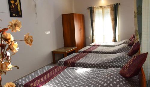 6-Bed Mixed Dormitory Room