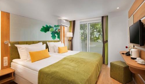 Double Room with Balcony - Free Parking