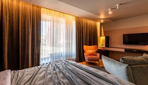 Deluxe King Room