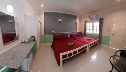 Quadruple Room with Private Bathroom