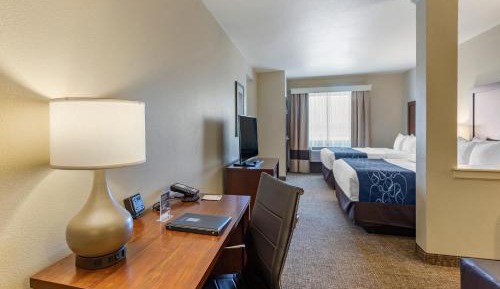 Queen Suite with Two Queen Beds and Sofa Bed - Non-Smoking