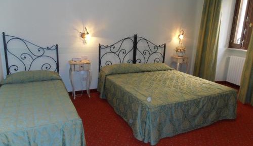 Family Room (2 Adults + 2 Children)