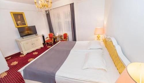 Deluxe Family Suite