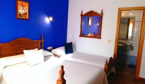 Triple Room with Private Bathroom