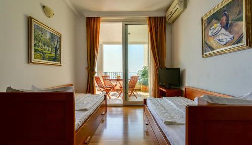 One-Bedroom Apartment with Terrace and Sea View