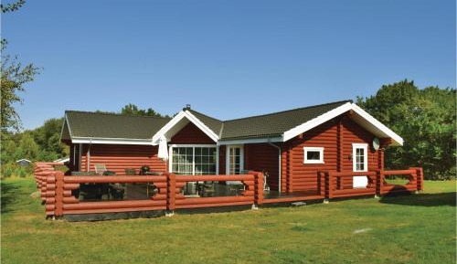 Five-Bedroom Holiday Home