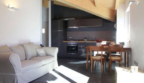 Apartment with Mountain View