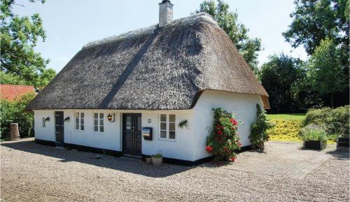 One-Bedroom Holiday Home