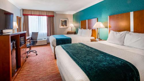 Queen Room with Two Queen Beds - Non-Smoking