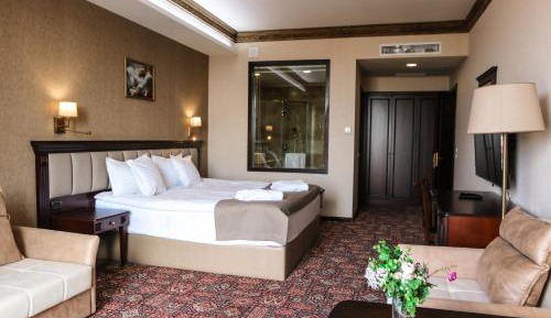 Deluxe Junior Suite