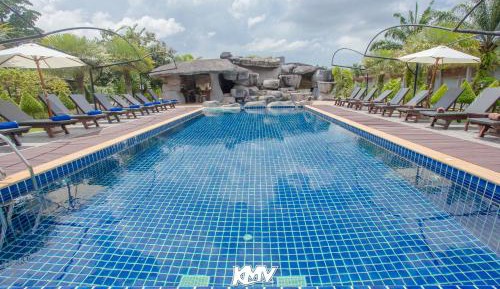Deluxe Double or Twin Room with Pool View