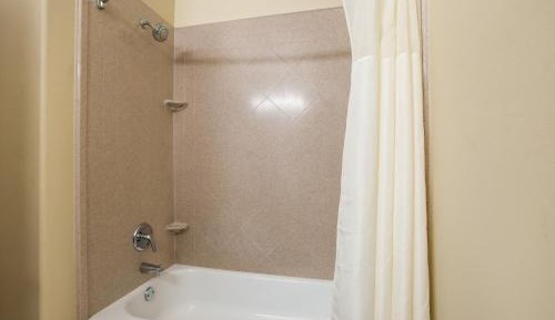 Queen Room with Two Queen Beds - Smoking