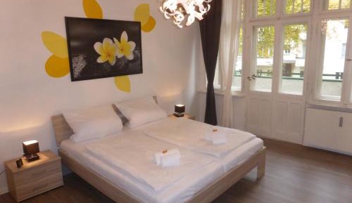 Two-Bedroom Apartment - Manteuffelstr.17.1
