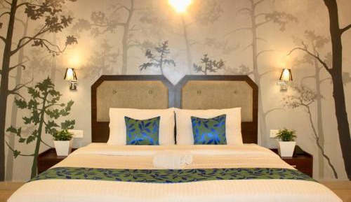 Suite with Mountain View