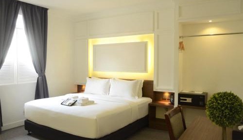 Deluxe King Room