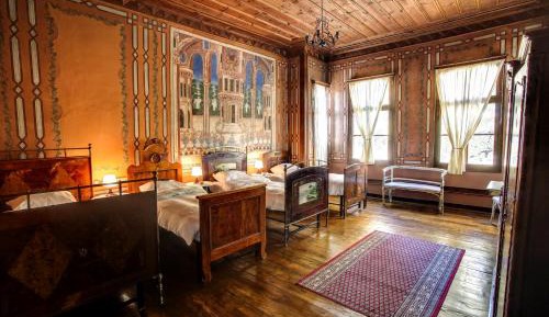 Quadruple Room with Shared Bathroom
