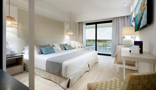Deluxe Room with Sea View