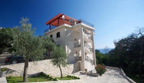 Two-Bedroom Apartment with Balcony and Sea View