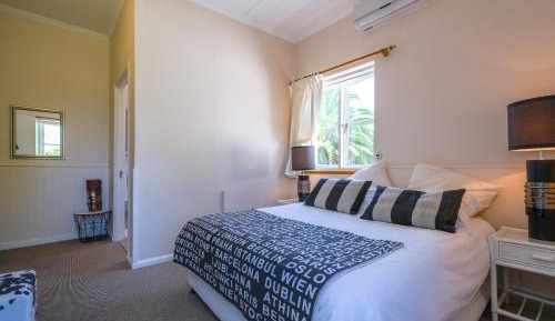 Queen Room with Garden View