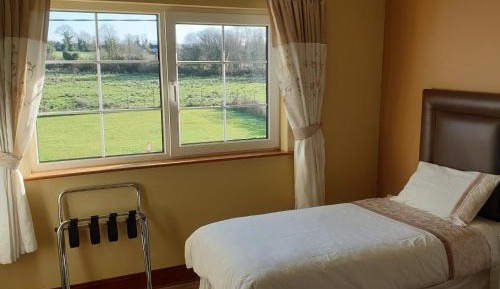 Triple Room with Private Bathroom