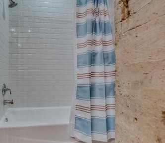 Spacious 1BR Apt |Pool+Views+Valet