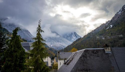 Superior Double or Twin Room with Mountain View