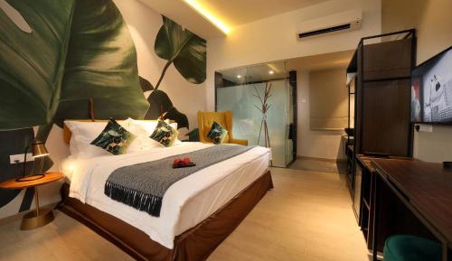 Deluxe King Room