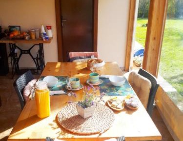 Apartment with Mountain View