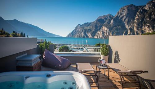 Suite with Terrace and Hot Tub