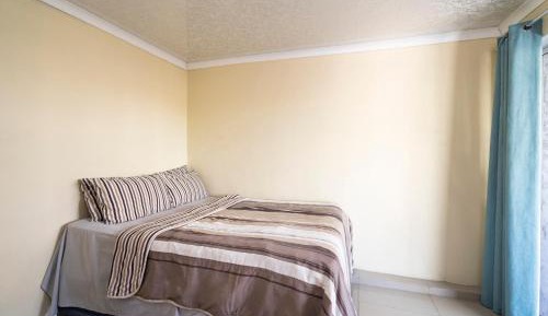 Deluxe Double Room (2 Adults + 1 Child)