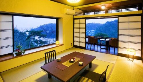 Japanese-Style Deluxe Twin Room with Shared Bathroom - Ocean Front 