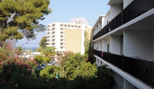 Double or Twin Room with Garden View