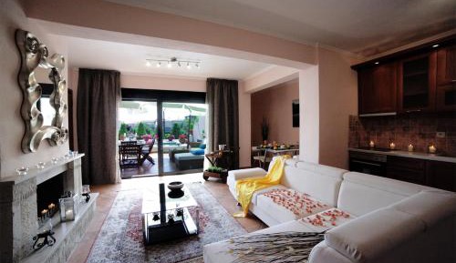 Deluxe Two Bedroom Apartment Private Pool