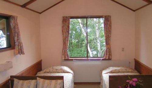 Twin Room with Extra Bed and Shared Bathroom