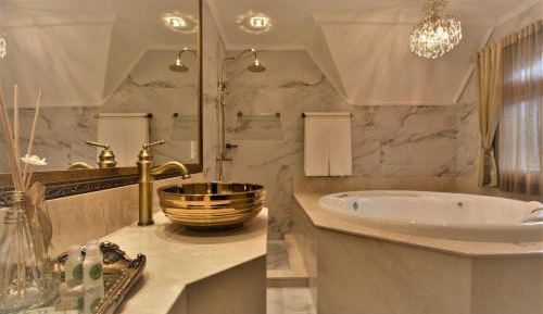 Suite with Spa Bath