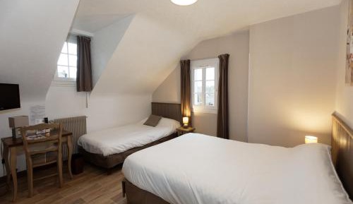 Family Room (2 Adults + 1 Child)