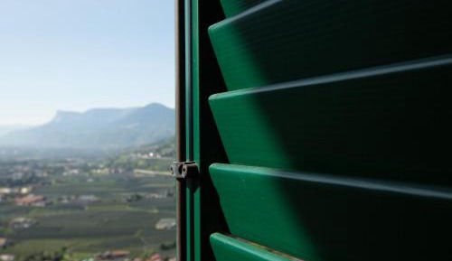 Apartment with Mountain View