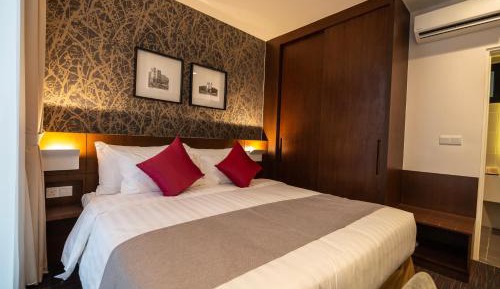 Premium Suite - East 